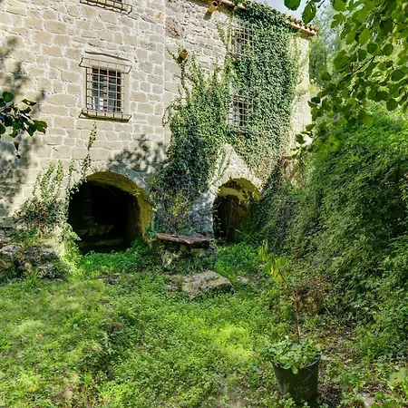 Family Mill Stay With Bbq Holiday home Piana di Forcella